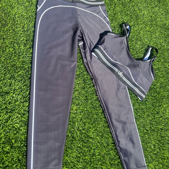 ALO Yoga black  and White Leggings & sport bra Set - Picture 1 of 5